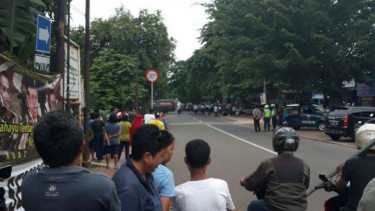 Suasana di sekitar kawasan Halim saat ditemukan benda mencurigakan
