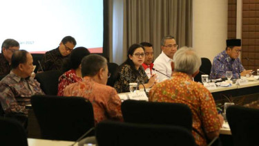 Menko PMK Puan Maharani memimpin rangkaian rapat koordinasi.