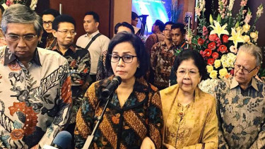 Erry Riana Hardjapamengkas (Pojok Kanan)