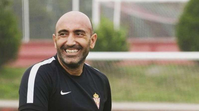 Mantan pelatih Sporting Gijon, Abelardo Fernandez