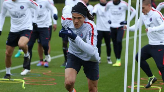 Penyerang Paris Saint-Germain (PSG), Edinson Cavani