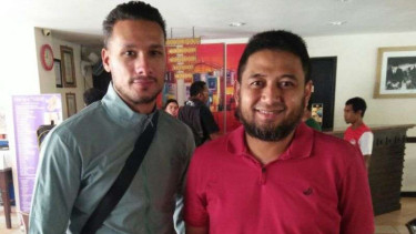 Raphael Maitimo bersama CEO PSM Makassar, Munafri Arifuddin.