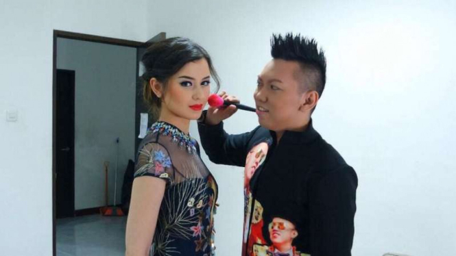 Make-up artist Aldo Akira 