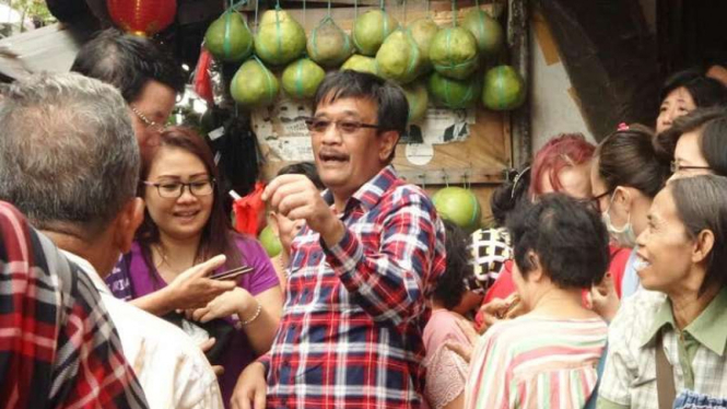 Djarot saat berkunjung ke Gunung Sahari.