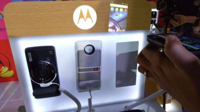 Moto Z, Moto Z Play dan Moto Mods