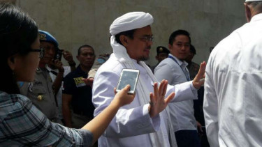 Tersangka penghina Pancasila, Rizieq Shihab.