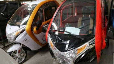 Motor roda tiga futuristik.