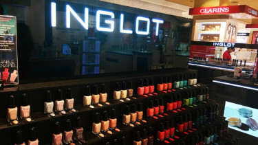 Cat kuku Inglot hadir di Jakarta.