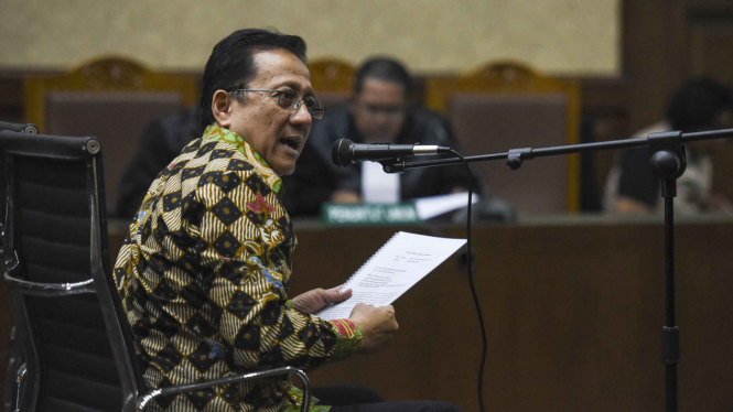 Irman Gusman di persidangan