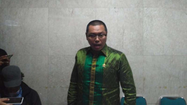 Anggota Komisi VII Mukhtar Tompo.
