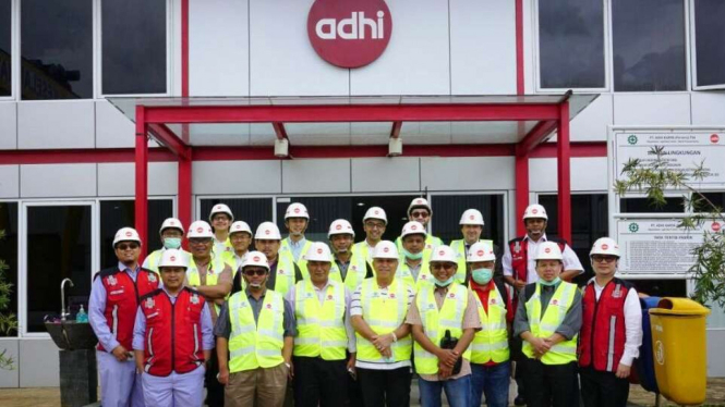 Kontraktor MRT Malaysia saat kunjungi Precast Adhi Karya di Sentul, Bogor.