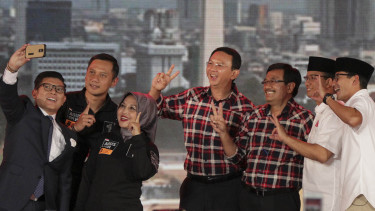 Tiga pasangan calon peerta Pilkada DKI 2017 usai mengikuti debat kandidat putaran akhir pada Jumat, (10/2/2017)