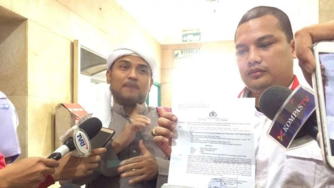 Novel Bamukmin, Sekjend Front Pembela Islam saat hendak menjalani pemeriksaan di Bareksrim Polri, Senin (13/2/2017)
