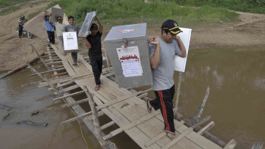 Ilustrasi/Distribusi Logistik Pilkada Serentak 2017
