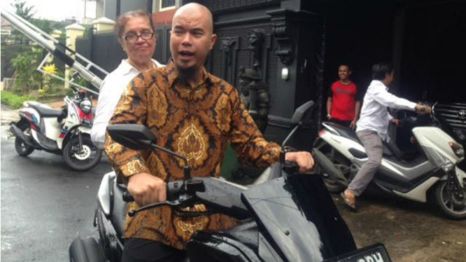 Ahmad Dhani.