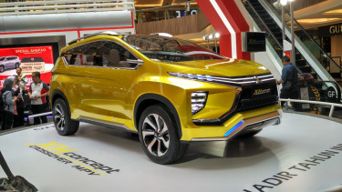 sorot mobil - Roadshow Mitsubishi XM Concept di Bandung, Jawa Barat.