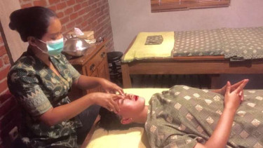 Totok Wajah di Salon Kecantikan Dian Kenanga