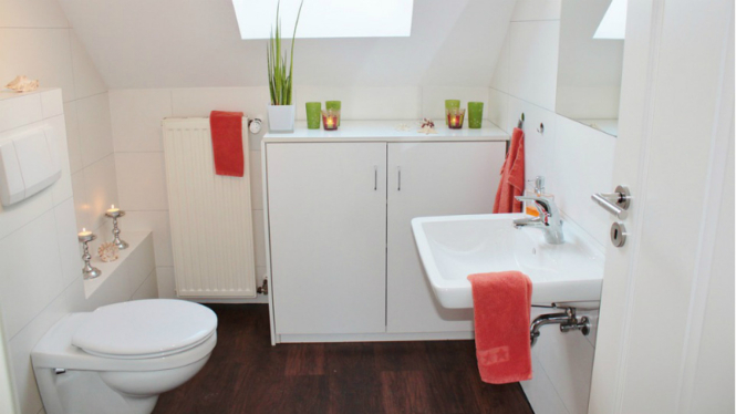 Kamar mandi.