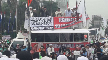 Aksi massa 212 di gedung DPR, Selasa, 21 Februari 2017.