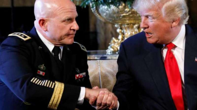 Herbert Raymond McMaster dan Donald John Trump.