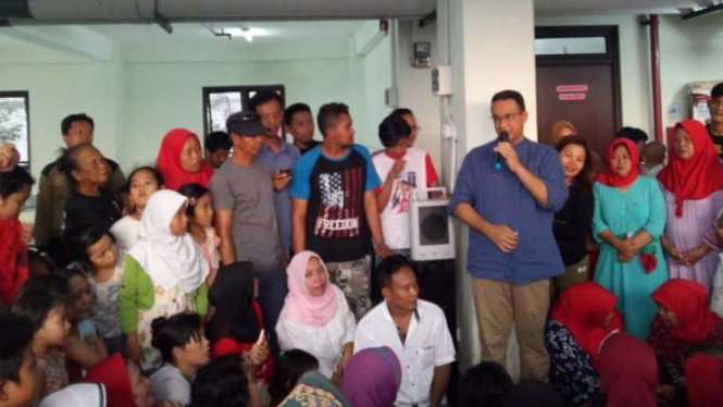 Anies Baswedan bertemu warga di Rawa Bebek.