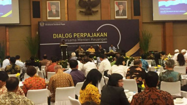 Dialog perpajakan bersama tokoh masyarakat di kantor pusat Ditjen Pajak.
