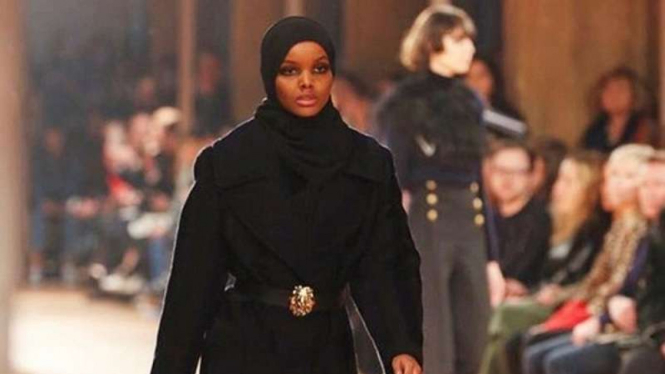 Halima Aden di Milan Fashion Week 2017