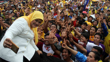 Calon Bupati Petahana Kabupaten Bekasi Neneng Hasanah Yasin