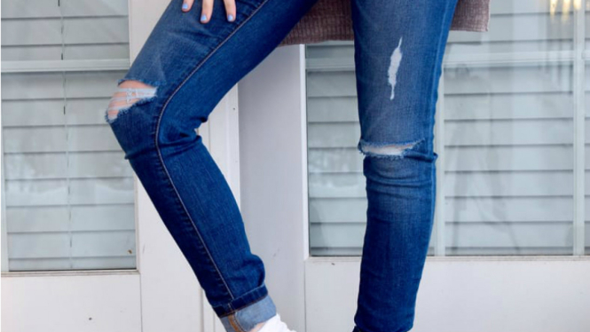 Celana jeans.
