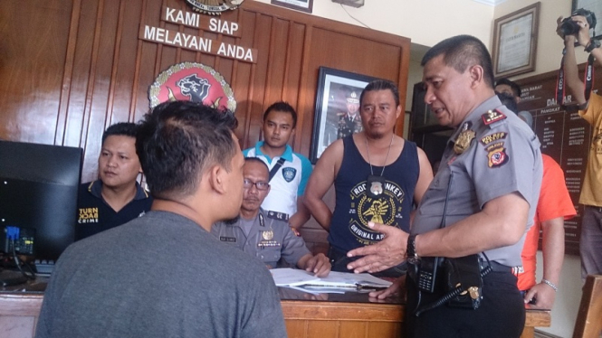 Kepala Desa Cigagade,  Garut, ditangkap karena korupsi dana desa