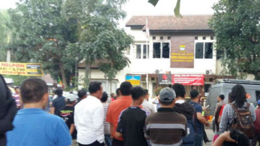Suasana di sekitar Kelurahan Cicendo, Bandung.