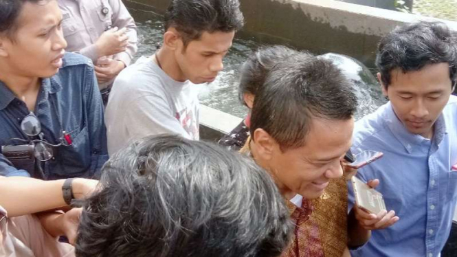 Direktur Utama PT. Mugi Rekso Abadi, Soetikno Soedarjo usai diperiksa KPK