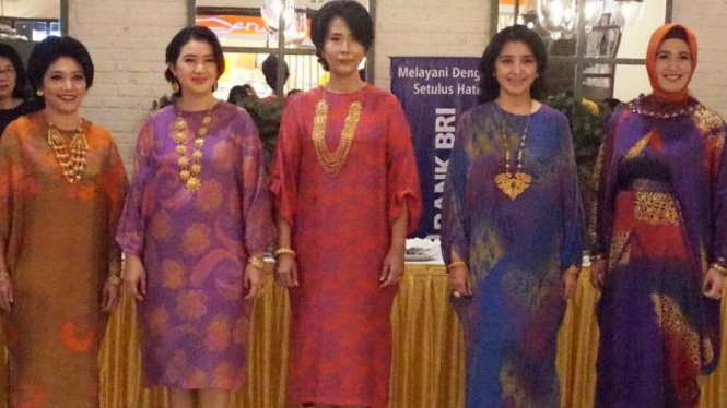 Koleksi Batik Alleira