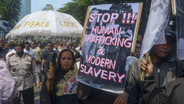 Aksi Buruh Migran di Dubes Arab Dibubarkan Polisi