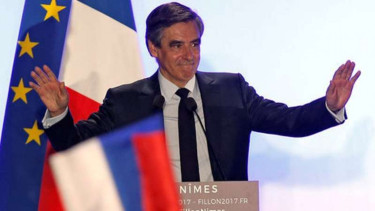 Calon Presiden Prancis Francois Fillon didera skandal.