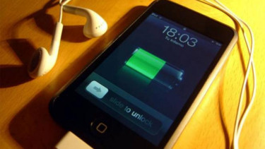 Ilustrasi cas smartphone
