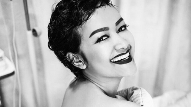 Julia Perez.