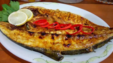 Ikan bakar.