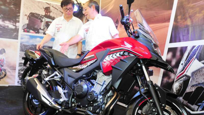 Honda CB500X warna baru.