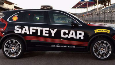 Porsche Cayenne jadi safety car di balap Supercars Australia.