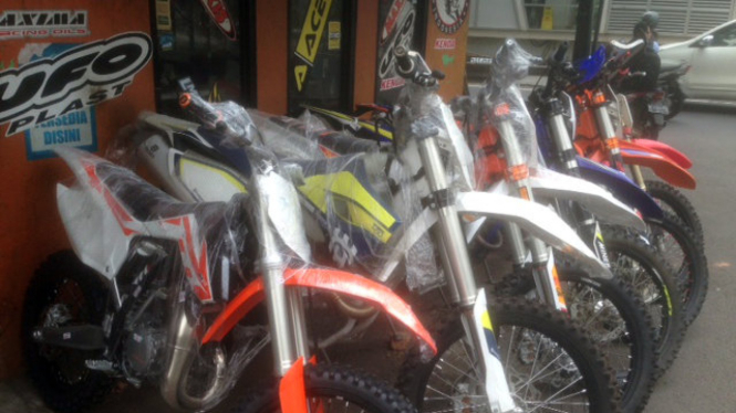Showroom motor trail bekas 