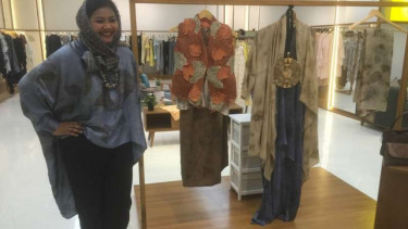 Desainer Novita Yunus dan koleksinya