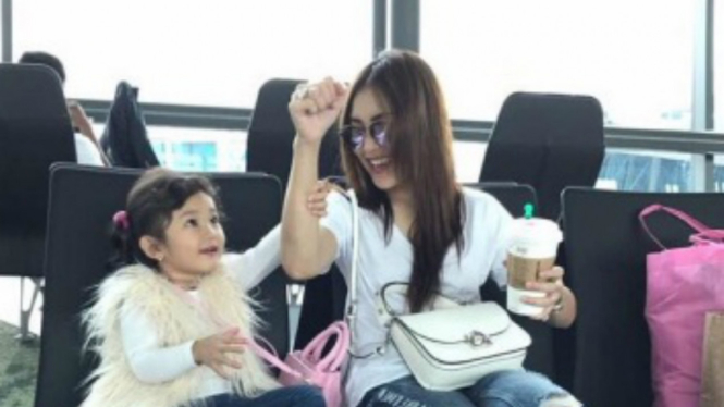 Bilqis dan Ayu Ting Ting.