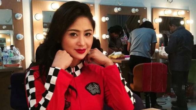 Dewi Perssik