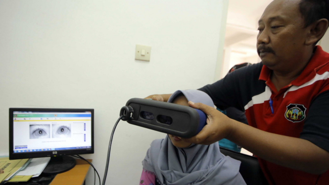 Proses perekaman data e-KTP.