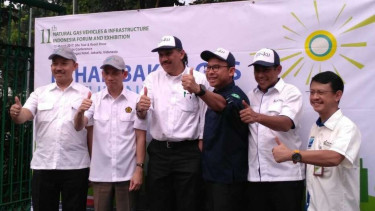 Wakil Menteri ESDM Archandra Tahar (kedua dari kiri) Peluncuran dan Roadshow CNG