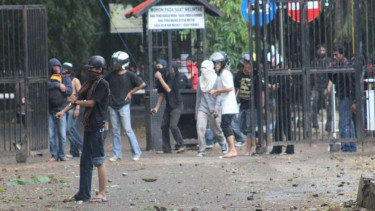 Tawuran mahasiswa Universitas Negeri Makassar 