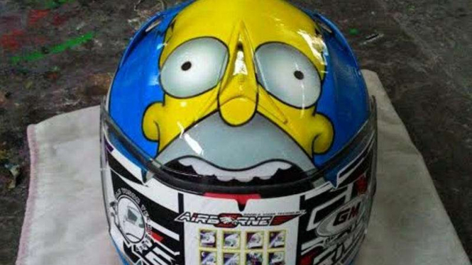 Airbrush helm
