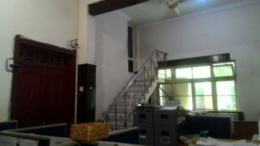 Ruang santai KH Hasyim Muzadi saat menjadi  Ketua NU Jawa Timur.