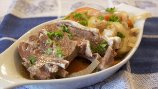 Penderita Kanker Tak Boleh Makan Daging, Mitos atau Fakta?